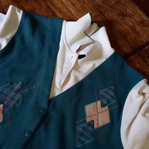 **❤️ 3/$10 ❤️ Boy's Green & White Preppy Sweater